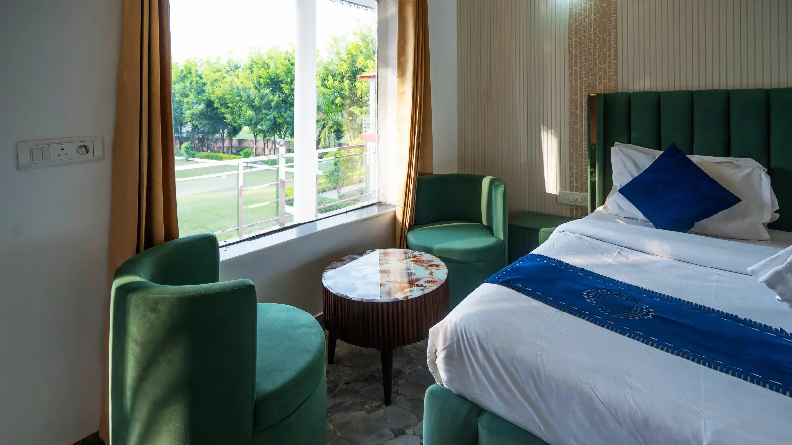 Premium Room